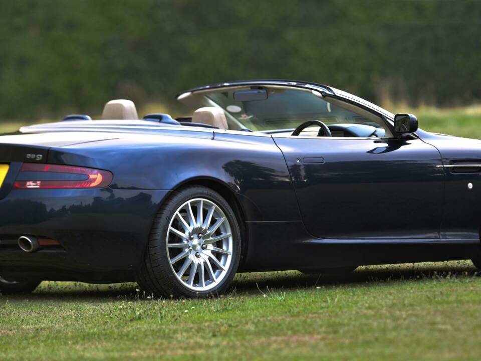 Image 16/50 of Aston Martin DB 9 Volante (2006)