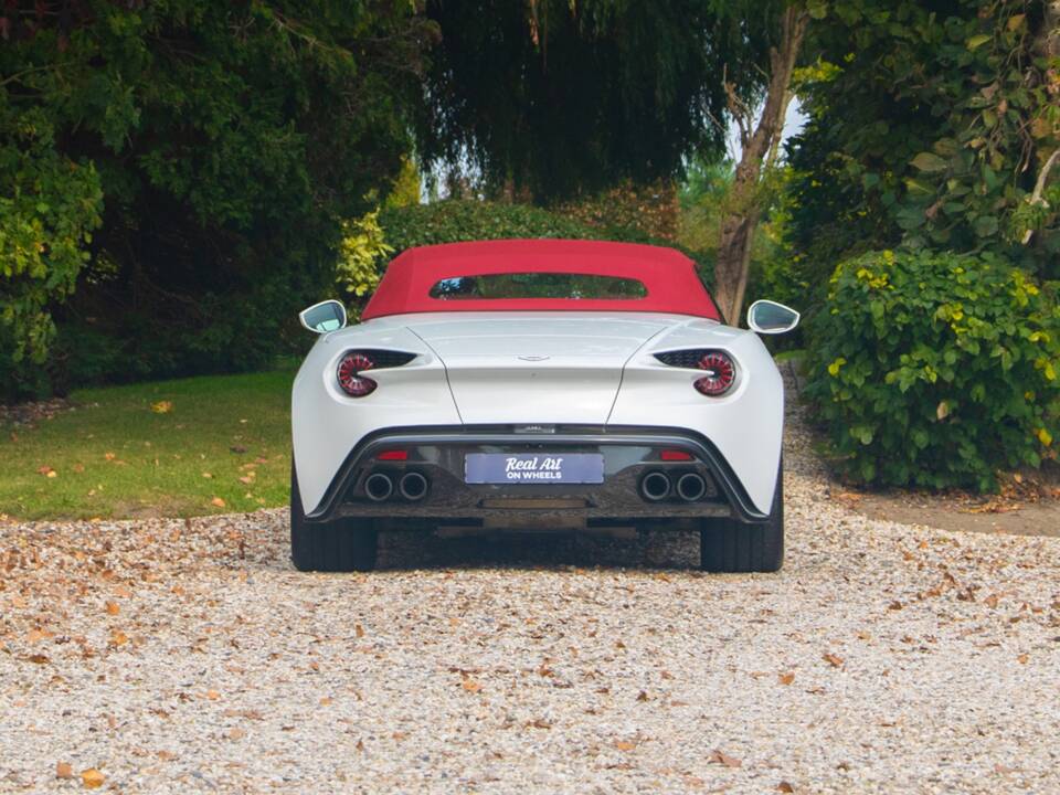 Bild 22/37 von Aston Martin Vanquish Zagato Volante (2017)