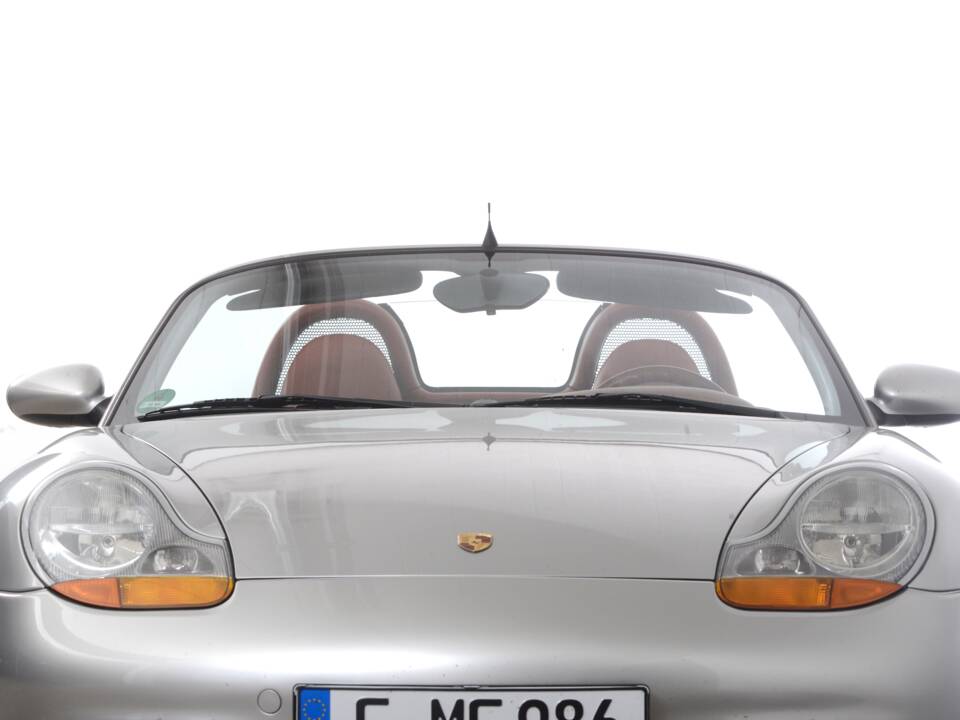 Image 13/30 of Porsche Boxster (1999)