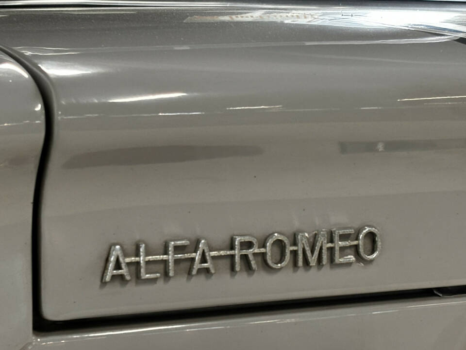 Bild 18/20 von Alfa Romeo Giulia 1300 Super (1970)