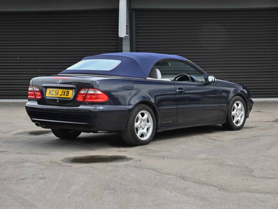 Image 42/50 of Mercedes-Benz CLK 230 Kompressor (2002)