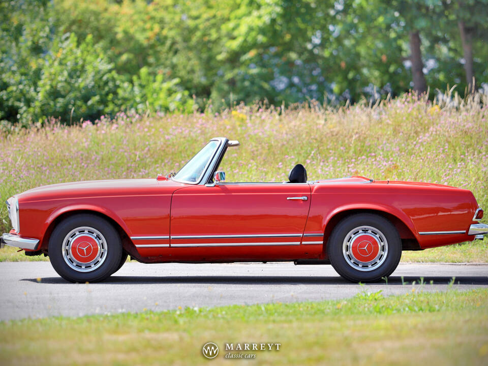 Image 10/70 of Mercedes-Benz 280 SL (1969)