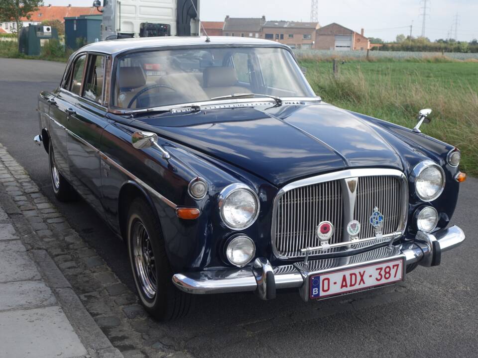 Image 1/28 of Rover 3.5 Litre Coupe (1973)