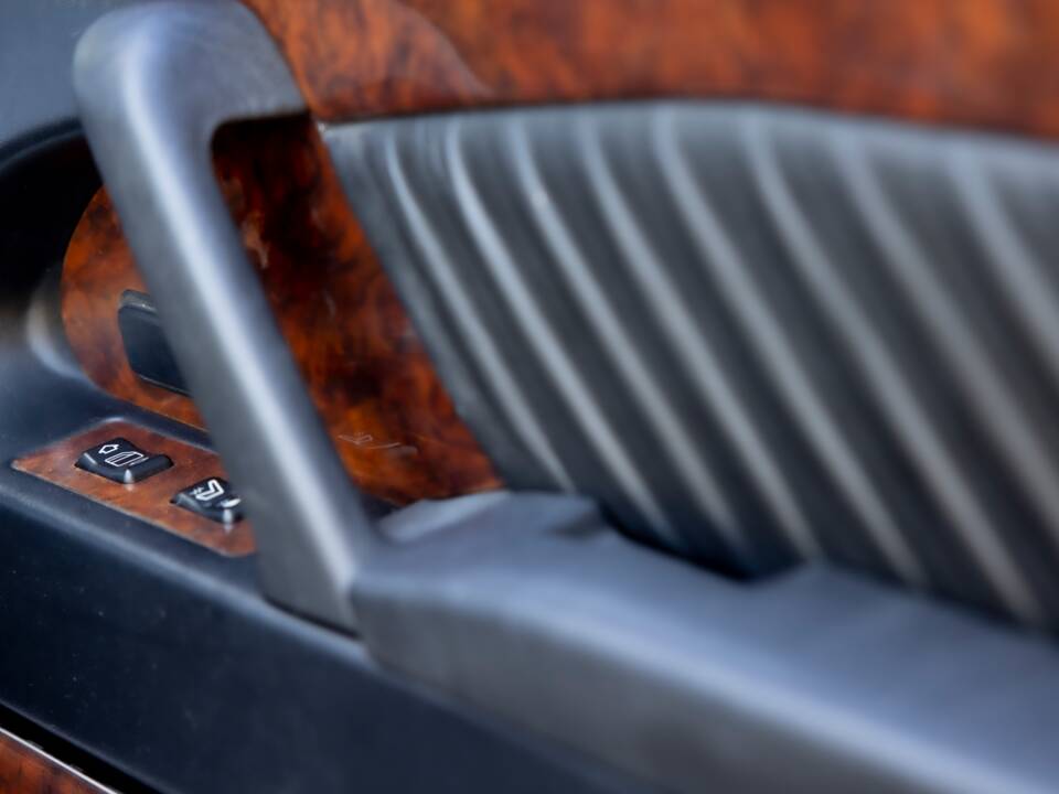 Image 47/59 of Mercedes-Benz 600 SEL (1992)