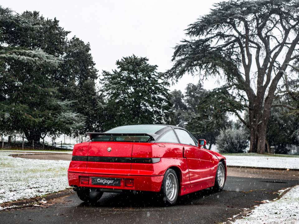 Immagine 2/50 di Alfa Romeo SZ (1993)