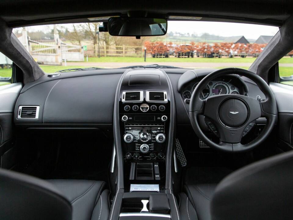 Bild 50/50 von Aston Martin DBS (2010)
