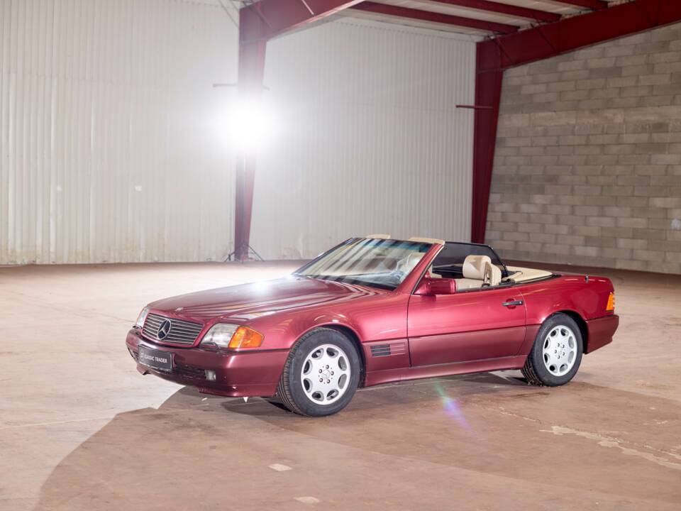 Image 25/43 of Mercedes-Benz 500 SL (1992)