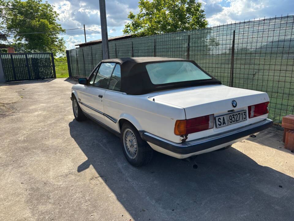 Image 3/14 of BMW 320i (1987)