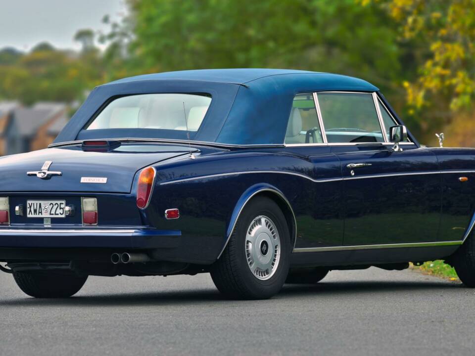 Image 28/50 of Rolls-Royce Corniche S (1995)