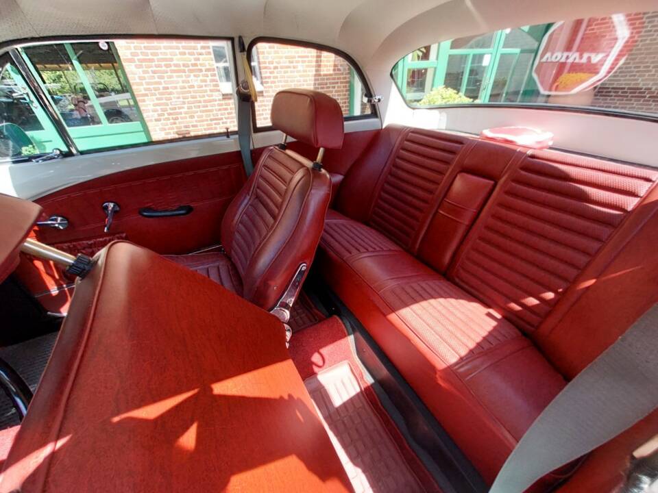 Image 13/15 of Volvo P 121 (1965)