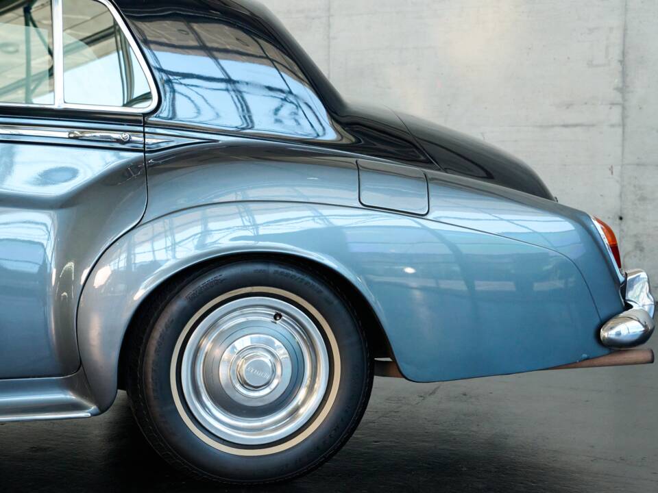 Image 6/50 of Bentley S 3 (1964)