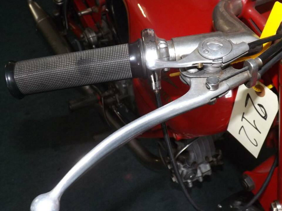 Immagine 32/35 di Moto Guzzi Falcone Turismo (1973)