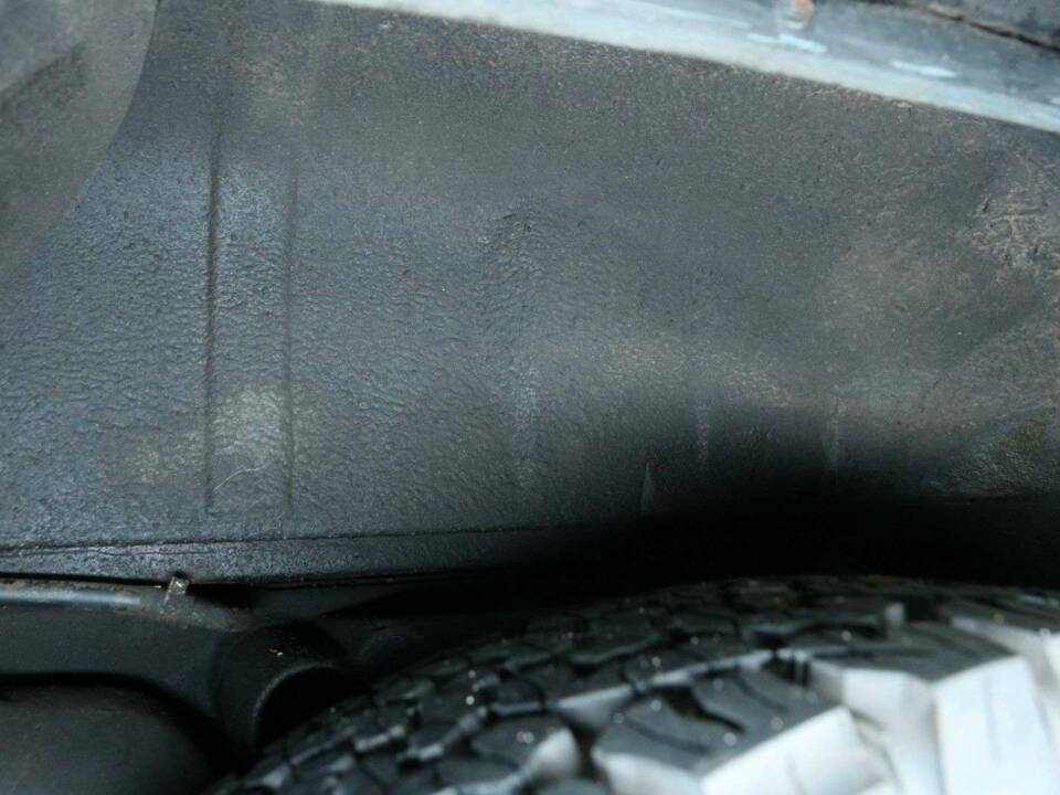 Immagine 47/50 di Mercedes-Benz 230 GE (SWB) (1993)