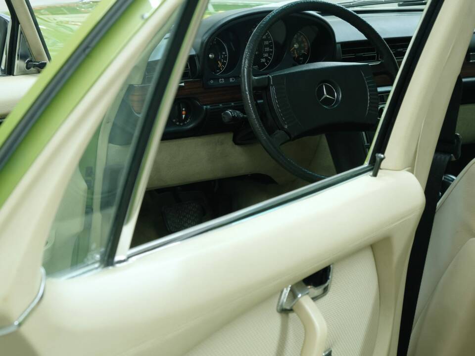 Image 28/50 de Mercedes-Benz 450 SEL 6,9 (1976)