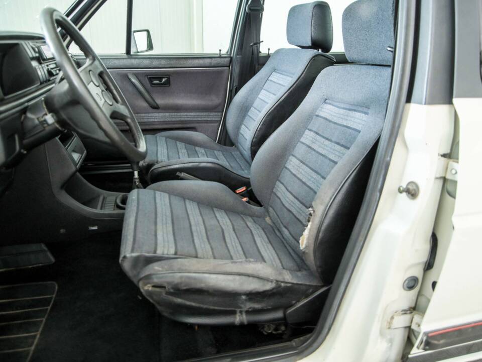 Immagine 15/46 di Volkswagen Jetta II 1.8 (1985)