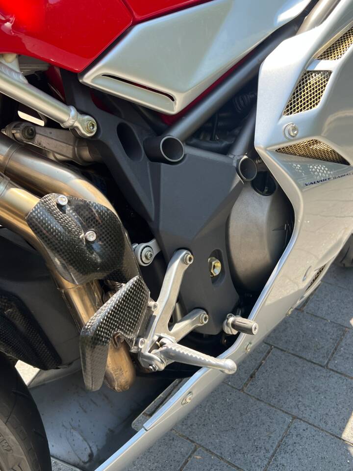 Immagine 10/10 di MV Agusta F4 750 S (2000)