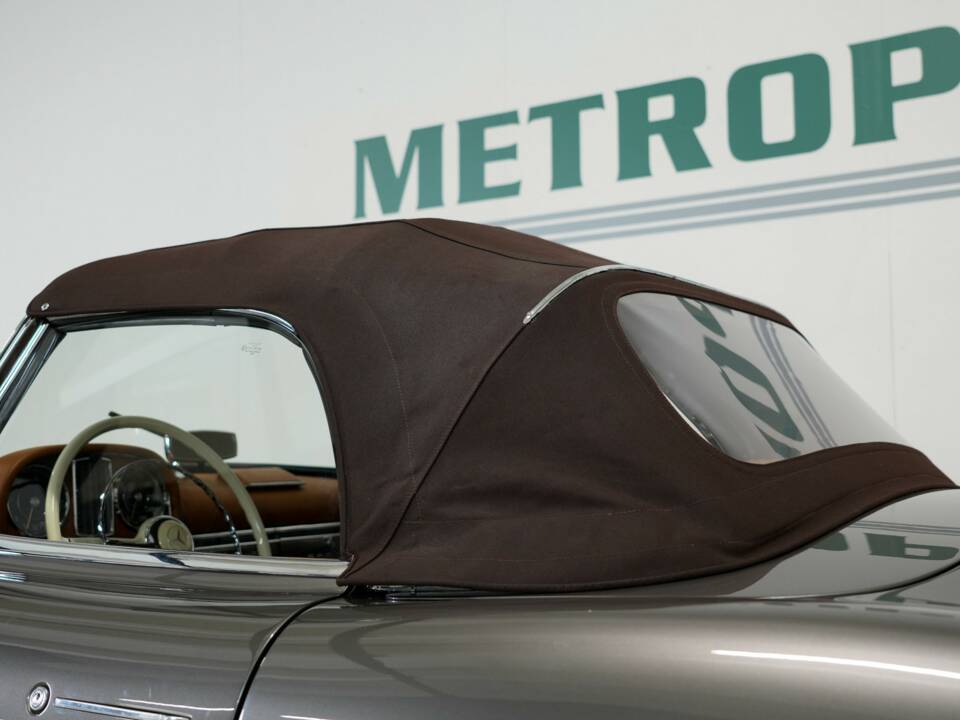 Immagine 14/48 di Mercedes-Benz 300 SL Roadster (1959)