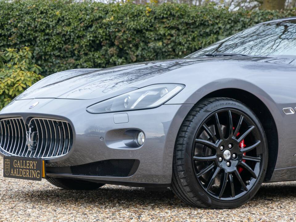 Bild 38/50 von Maserati GranCabrio Sport (2015)
