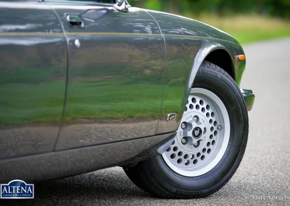 Image 45/57 de Jaguar XJ 12 (1986)
