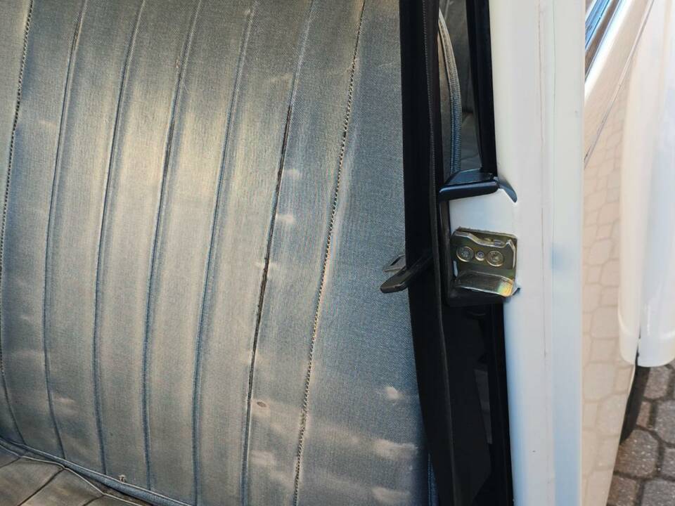 Image 36/50 of Citroën 2 CV 6 (1991)