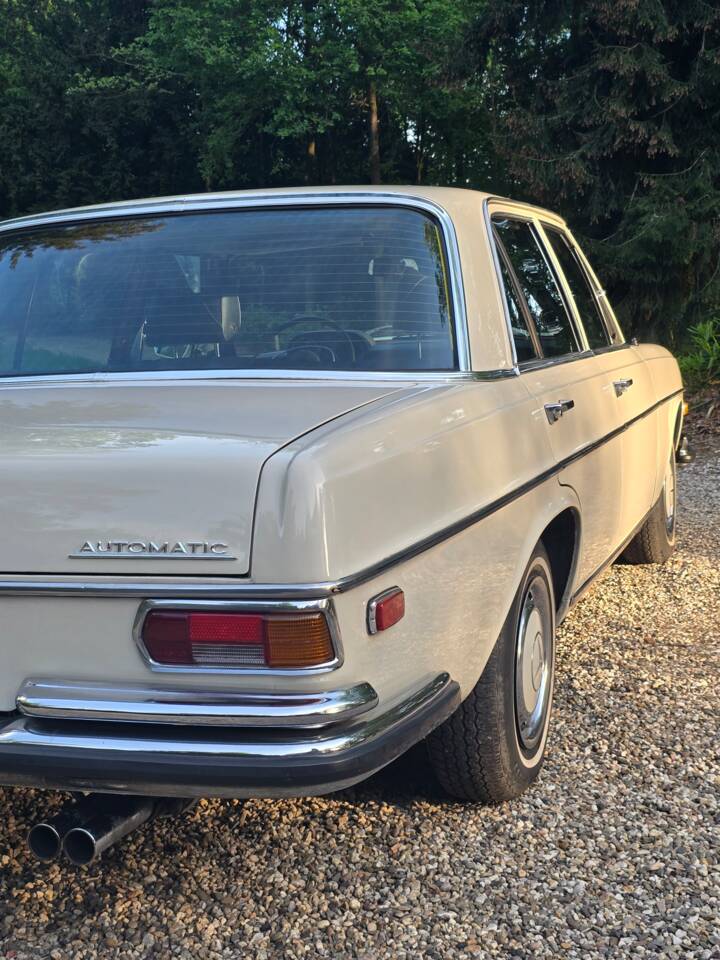 Image 4/62 of Mercedes-Benz 280 SE (1971)