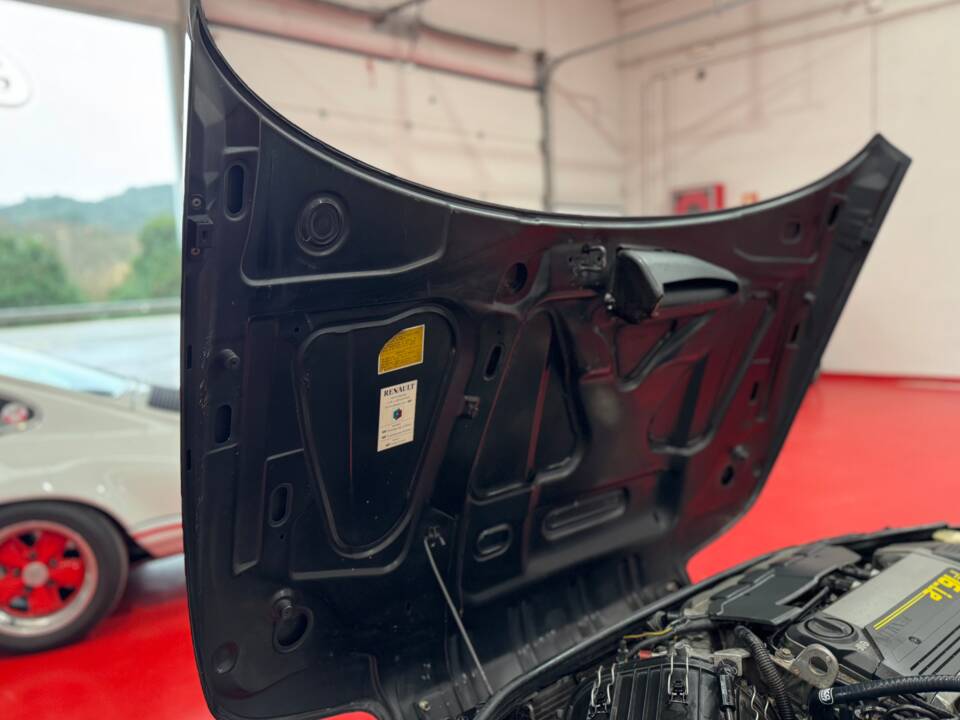 Immagine 23/23 di Renault Clio I 1.8 16V (1991)