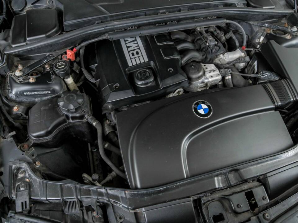 Image 40/50 de BMW 120i (2008)