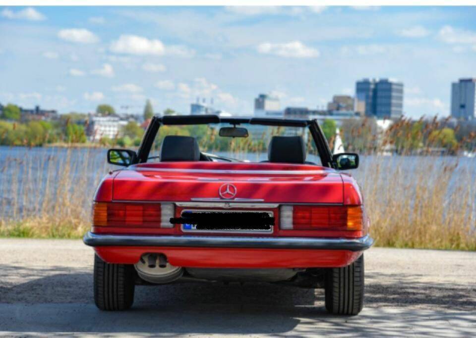 Immagine 7/17 di Mercedes-Benz 560 SL (1988)