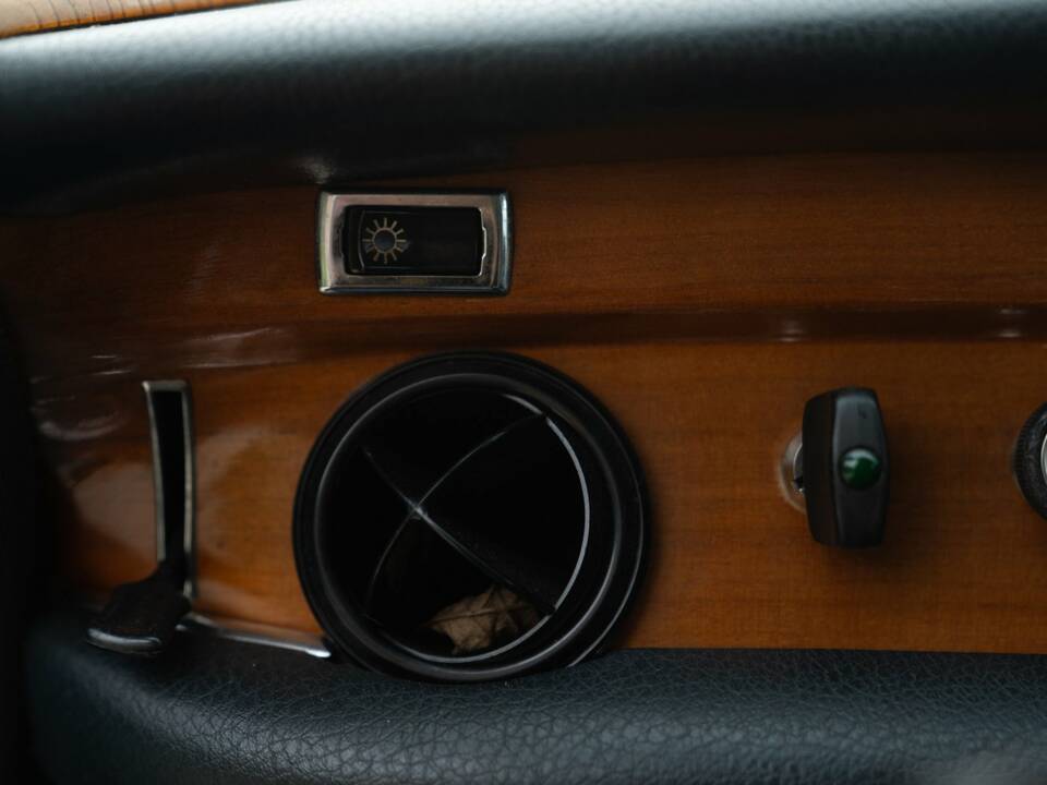 Image 39/50 of Mercedes-Benz 300 SEL 3.5 (1973)