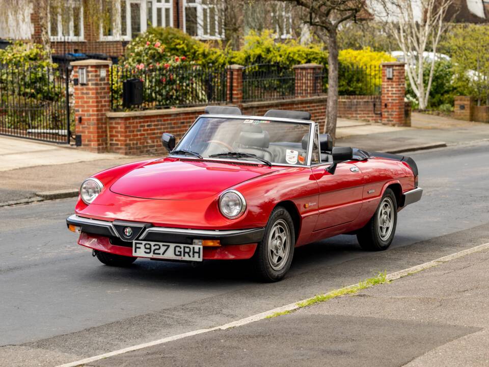 Afbeelding 44/50 van Alfa Romeo 2.0 Spider (1989)