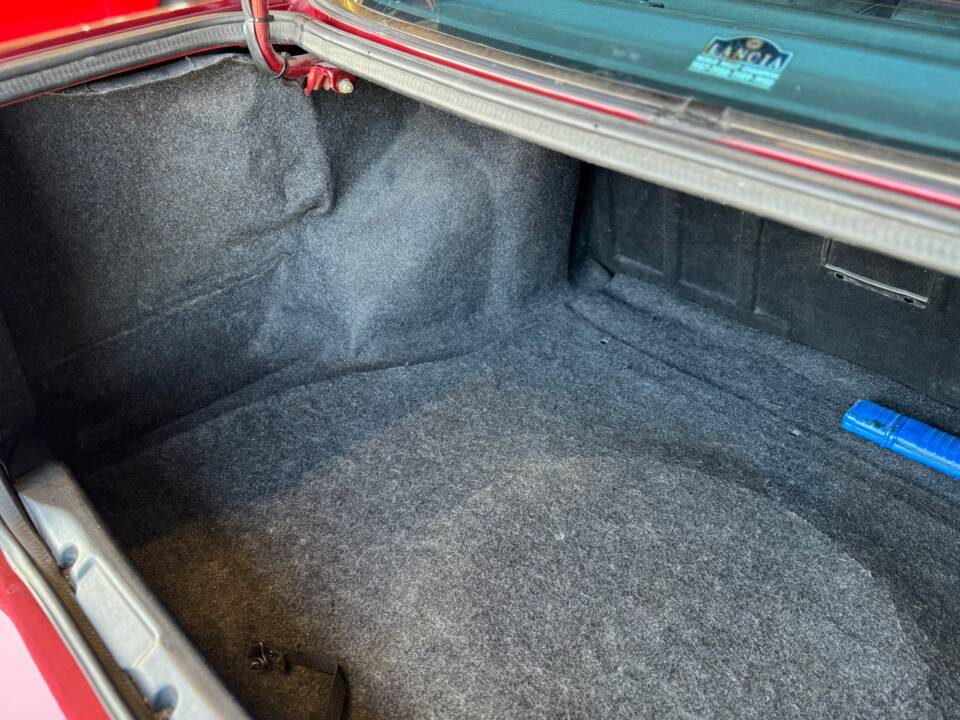 Bild 18/55 von Lancia Thema 8.32 (1991)