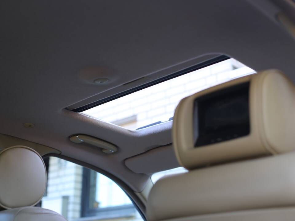 Imagen 66/77 de Jaguar XJ 8 4.2 (2005)