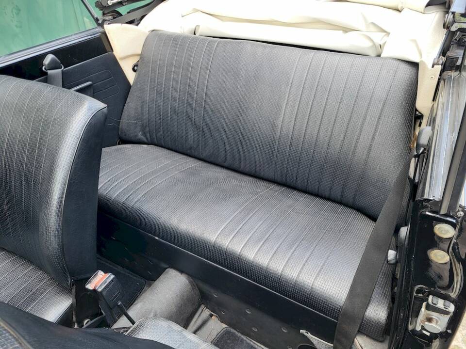 Immagine 35/47 di Volkswagen Käfer 1303 (1974)