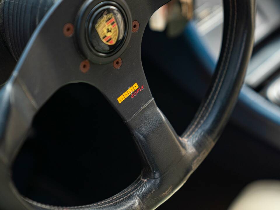 Image 22/34 of Porsche 928 (1981)