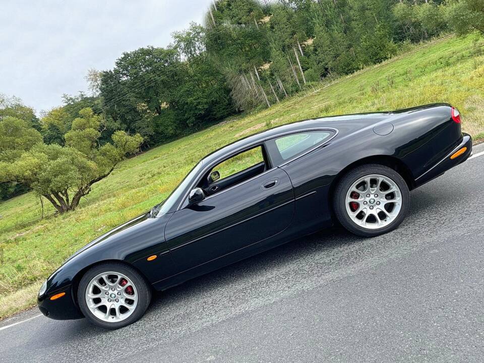 Image 5/14 of Jaguar XK8 4.0 (1999)