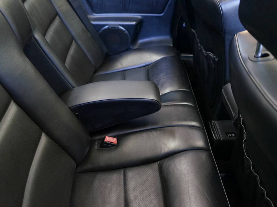 Bild 26/36 von Mercedes-Benz E 320 (1995)