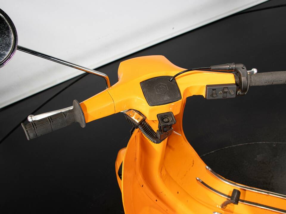 Image 12/33 of Piaggio DUMMY (1974)