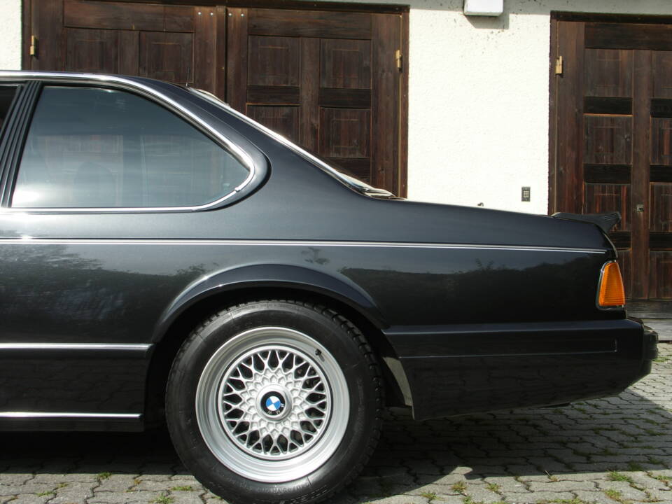 Bild 36/39 von BMW M 635 CSi (1988)