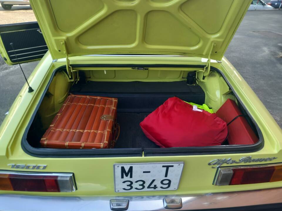 Immagine 13/20 di Alfa Romeo 1600 Spider (1973)