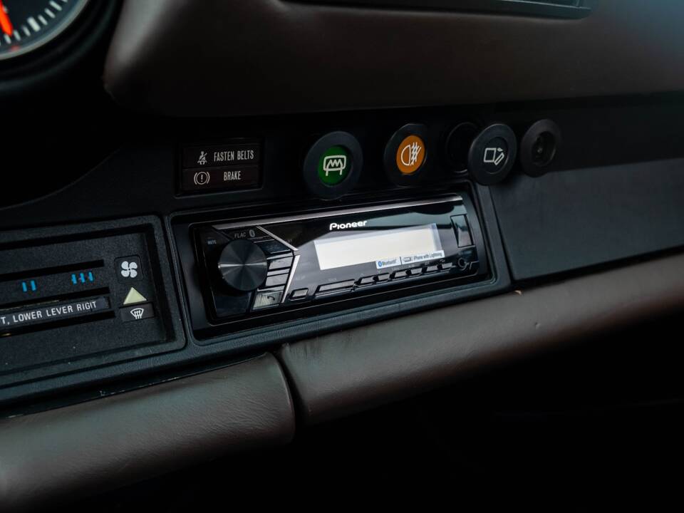 Image 22/34 of Porsche 911 Turbo 3.3 (1978)