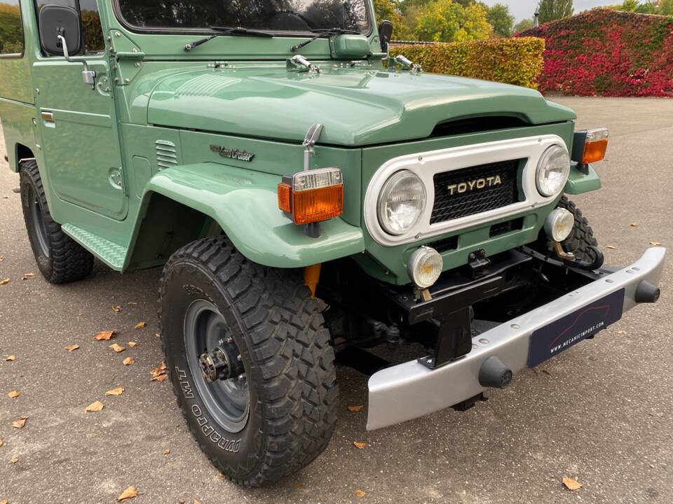 Image 8/18 de Toyota Land Cruiser FJ 40 (1978)