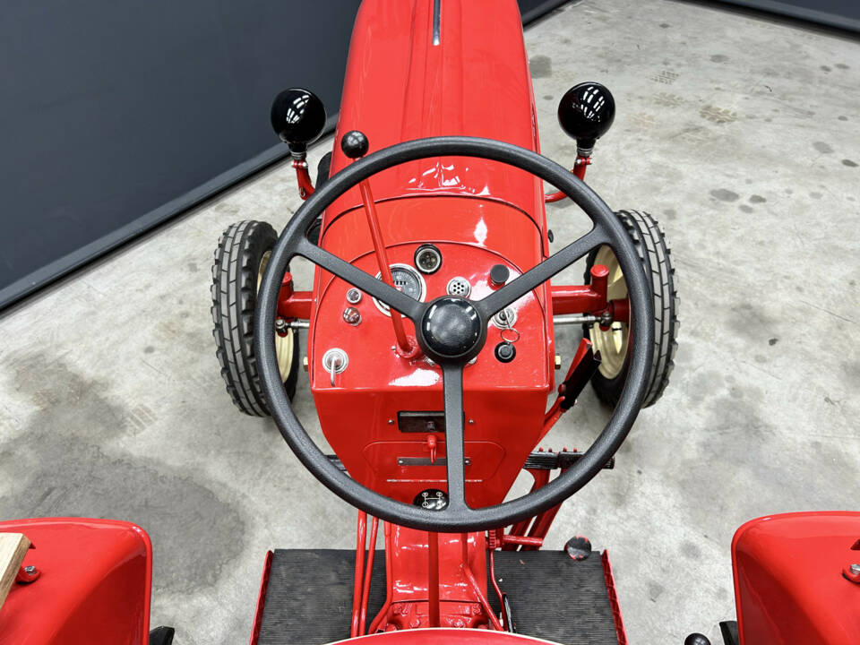 Immagine 3/50 di Porsche-Diesel Junior K (1961)