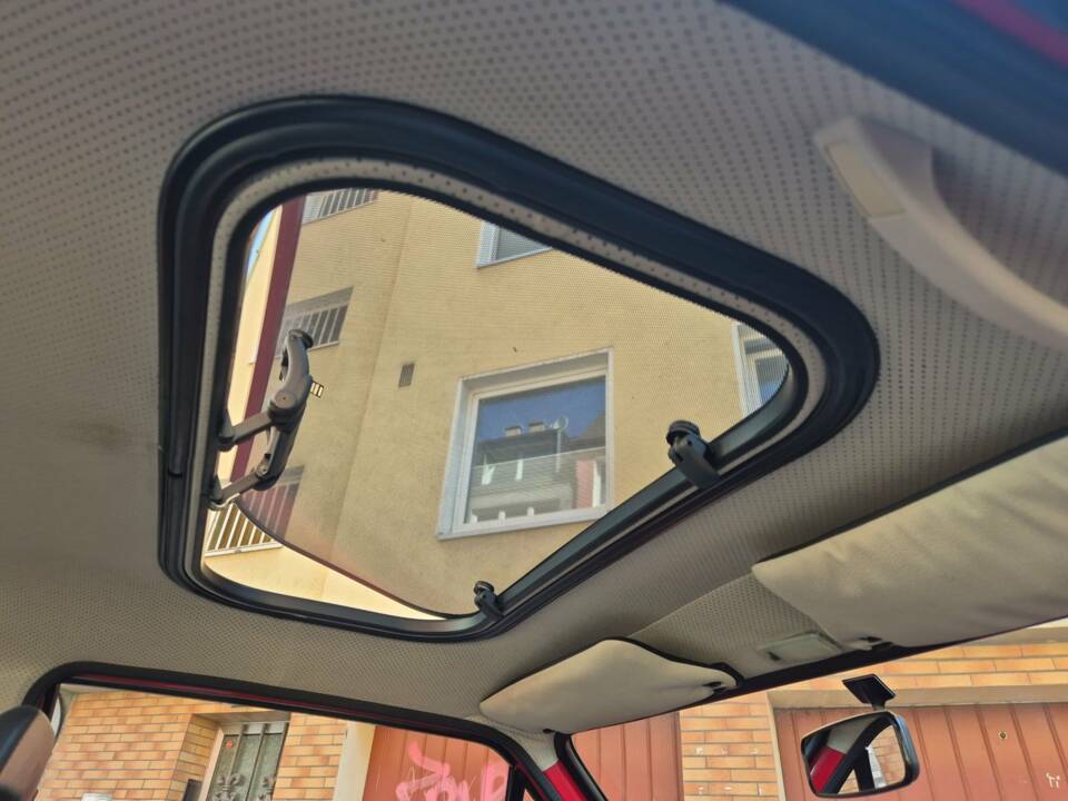 Bild 23/36 von Ford Fiesta 1.6 D (1987)