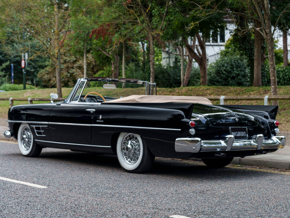 Image 4/28 of Dual-Ghia Convertible (1957)
