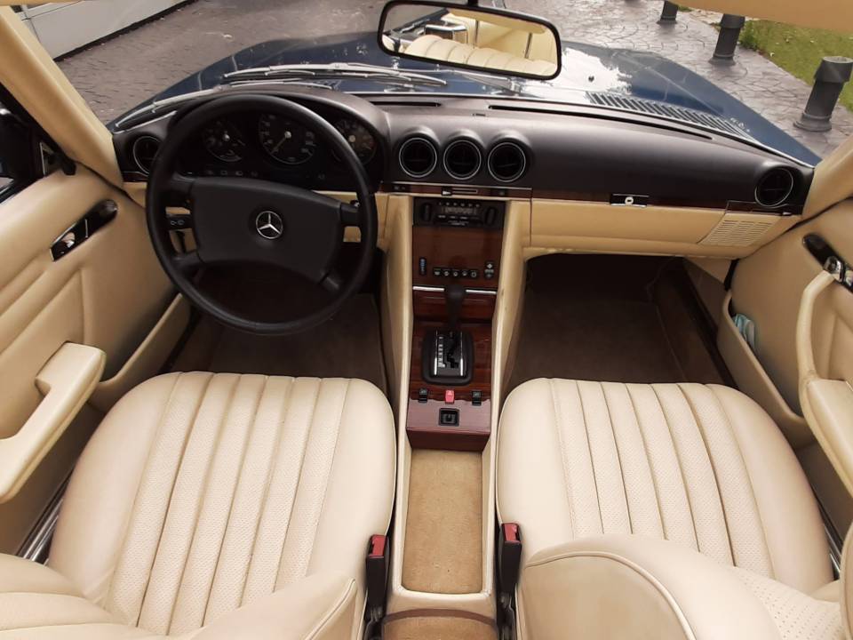 Image 17/17 of Mercedes-Benz 500 SL (1983)