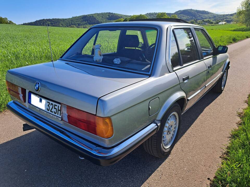 Image 4/15 of BMW 325e (1987)