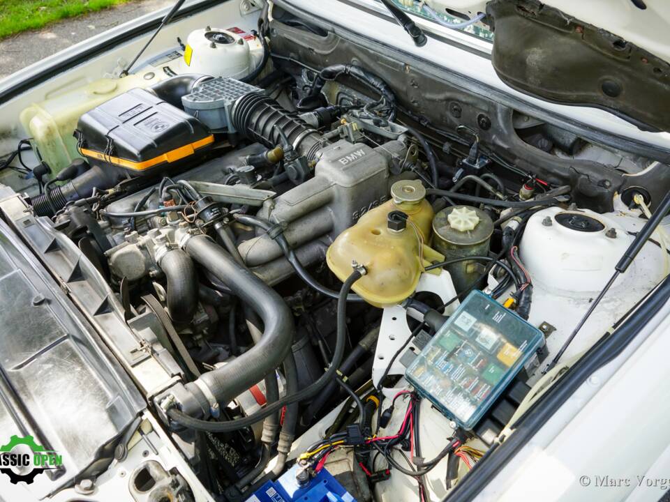 Image 24/51 of BMW M 535i (1985)