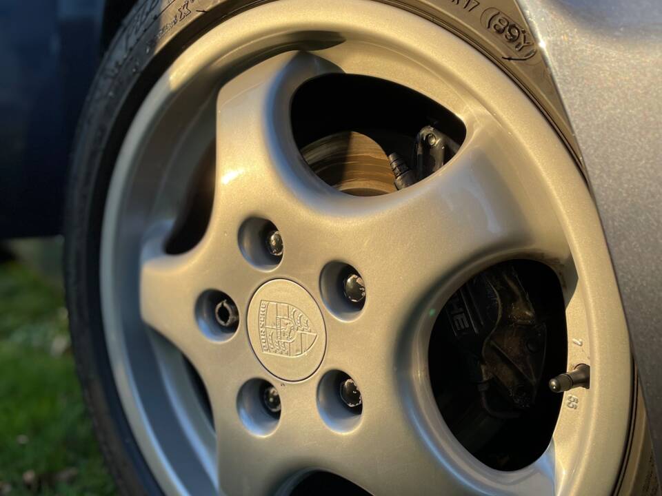 Image 4/12 of Porsche 911 Carrera 4 (1990)