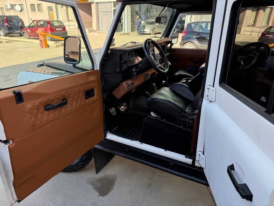 Afbeelding 3/73 van Land Rover Defender 110 (2005)