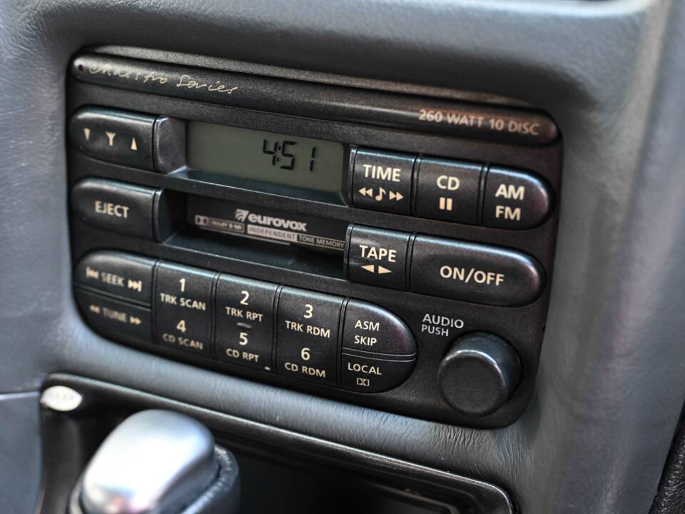 Image 26/35 of Holden Monaro CAPA F 320 C (2003)